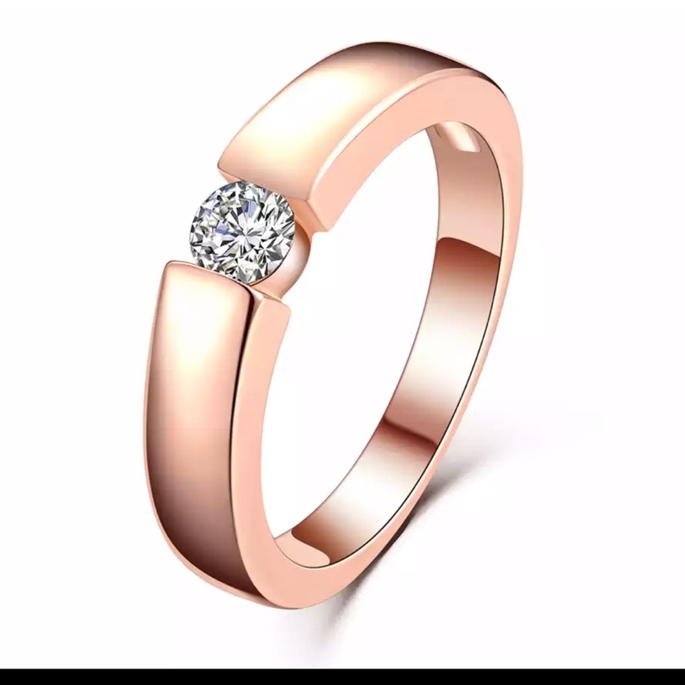 18K GP Rose Gold Beautiful Ring New - Picture 1 of 8